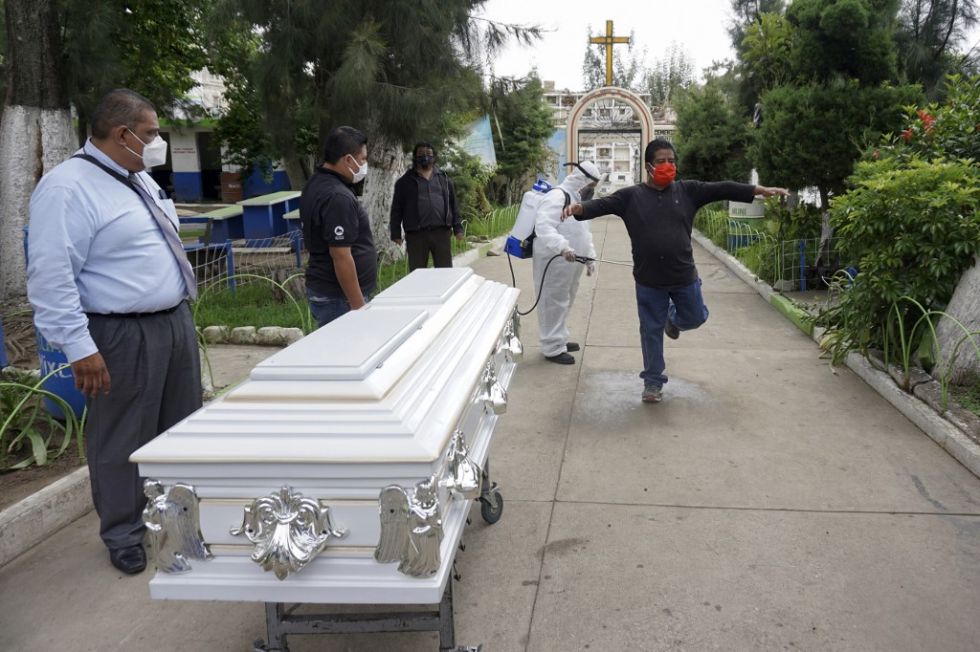 Presidente guatemalteco demanda responsabilidad a población ante la pandemia