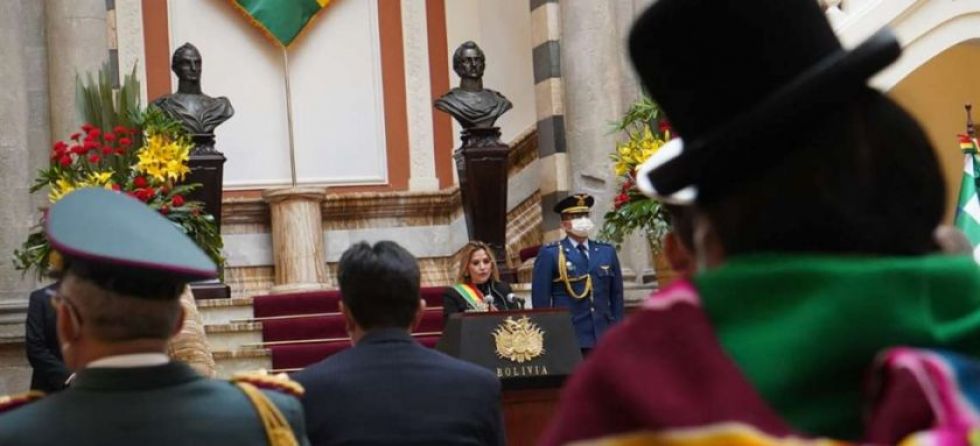 Jeanine Áñez convoca a candidatos a firmar un acuerdo nacional por los bonos