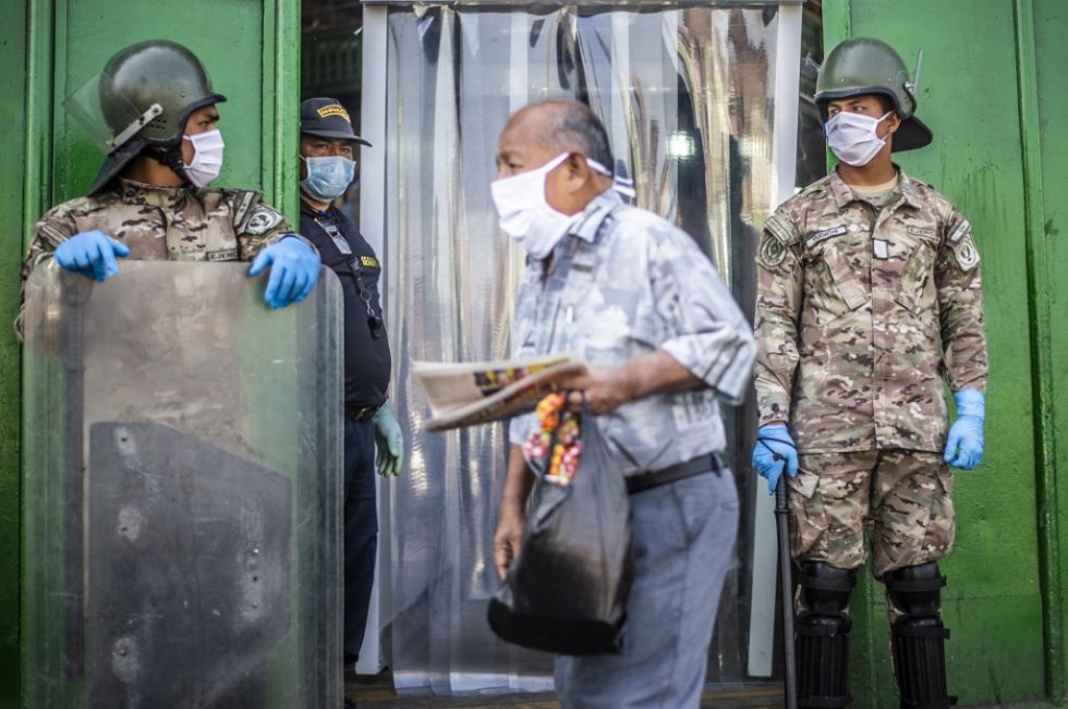 Hay más de 300 policías muertos por coronavirus y 23.000 contagiados en Perú