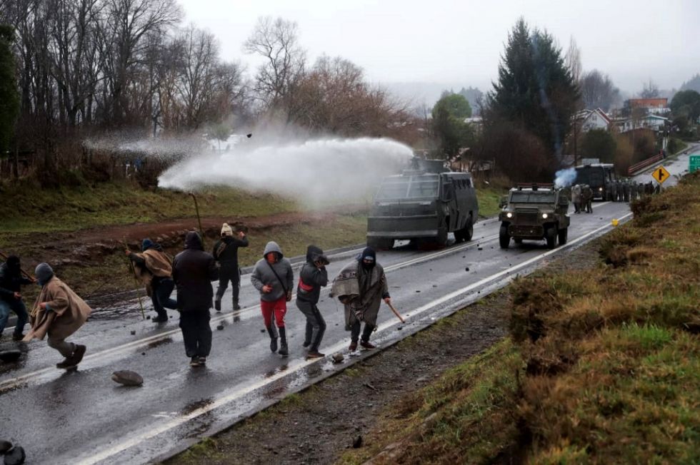 Hay cuatro detenidos tras enfrentamiento en zona mapuche en Chile
