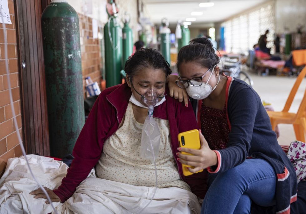 Perú repone toque de queda dominical y prohíbe reuniones sociales