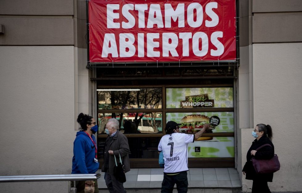 Chile se alista para levantar la cuarentena en el centro de Santiago tras casi cinco meses