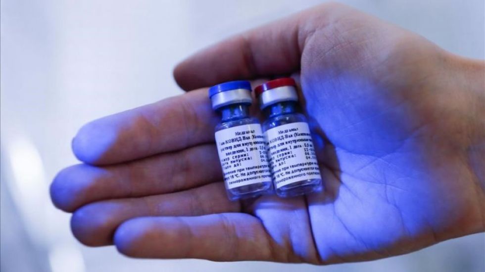 Rusia sostiene que produjo primer lote de vacuna contra el coronavirus