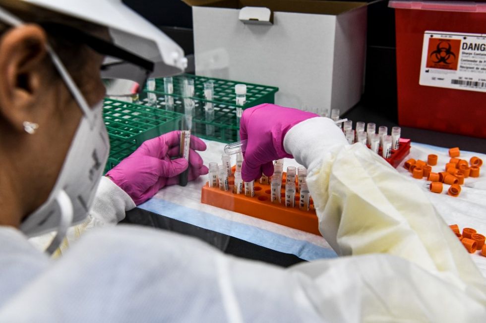 Carrera por la vacuna llega a Florida, un epicentro del coronavirus en EEUU