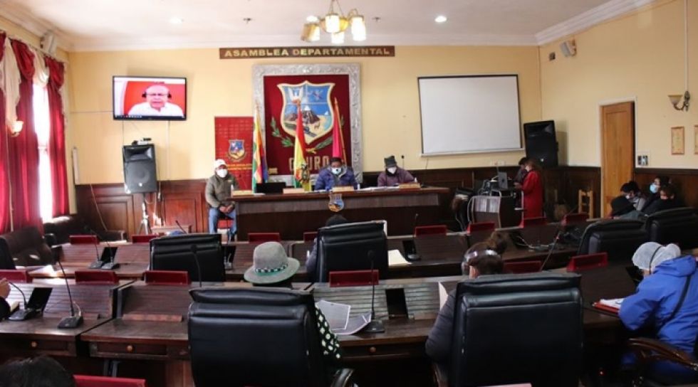 Asamblea Legislativa de Oruro aprueba uso de dióxido de cloro contra la COVID-19