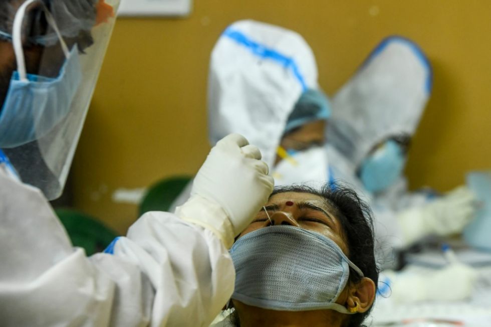 India supera los tres millones de casos de coronavirus