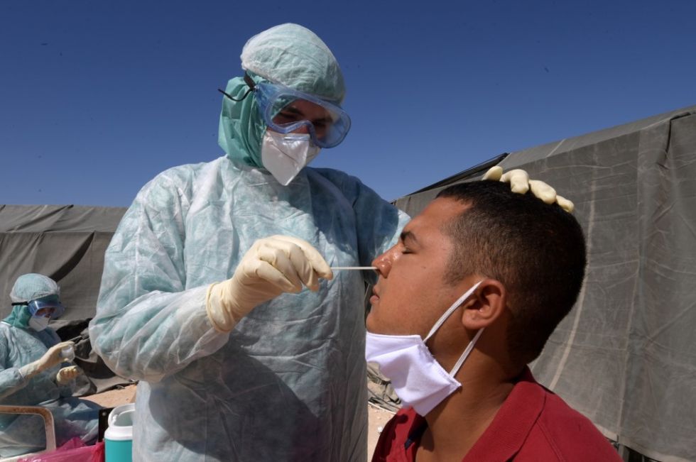 El mundo refuerza medidas para contener rebrotes del coronavirus