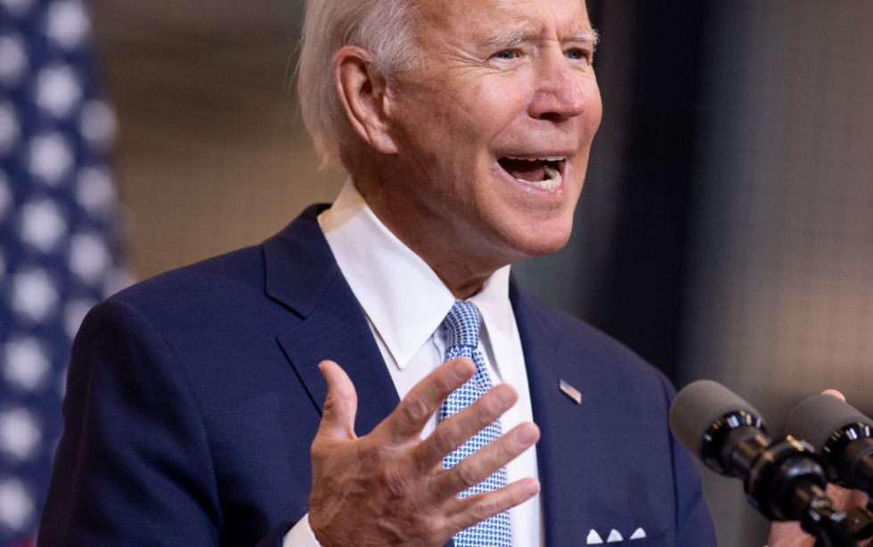Biden acusa al "tóxico" Trump de fomentar la violencia en EE.UU.