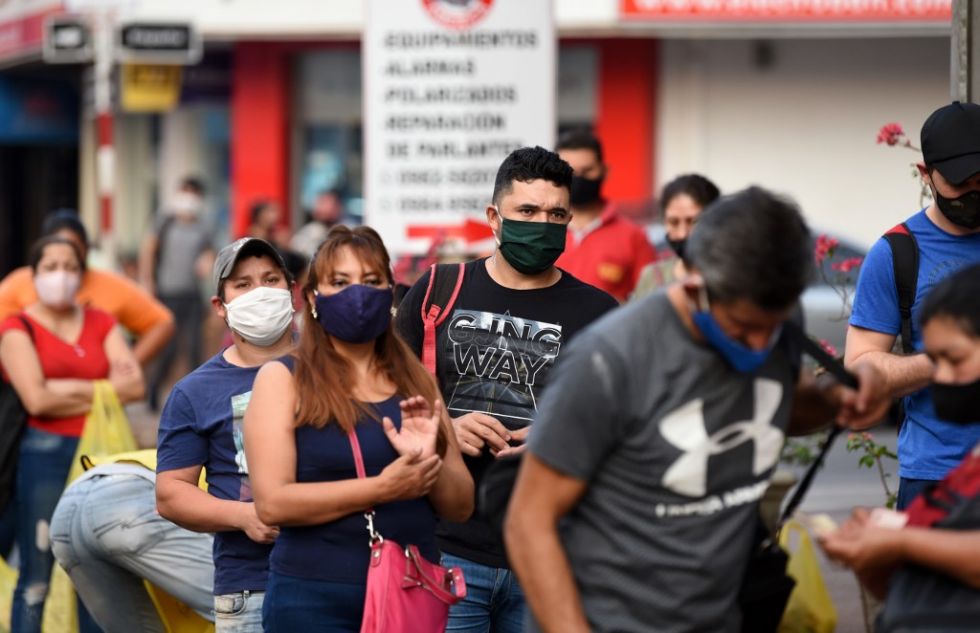 Presidente de Paraguay pide extremar cuidados tras agosto negro por el coronavirus
