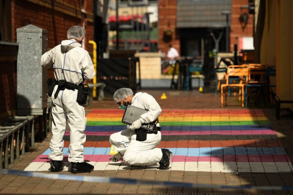 Policía británica se lanza a la búsqueda de autor de apuñalamientos en serie