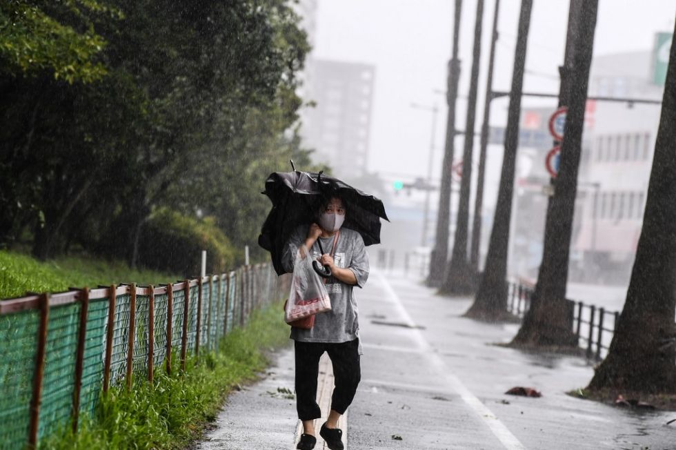 Tifón Haishen golpea Japón con vientos violentos y fuertes lluvias