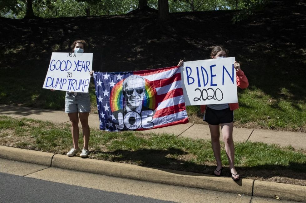 Trump y Biden intercambian golpes en la crispada campaña electoral de EE.UU.