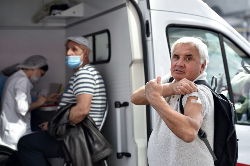 Vacuna rusa contra el coronavirus se prueba en 40.000 ciudadanos en Moscú