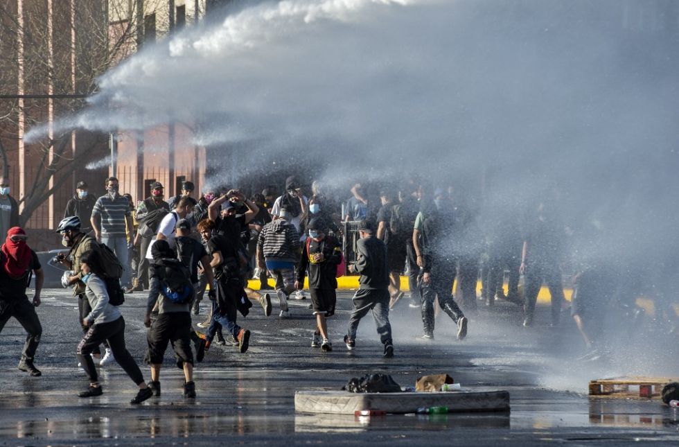 Entre homenajes y disturbios Chile conmemora los 47 años del golpe al gobierno de Allende