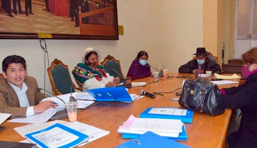 Comisión legislativa recomienda procesar a cuatro ministros por caso gases lacrimógenos