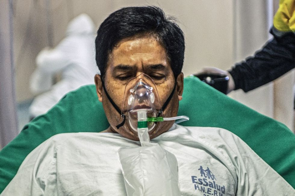 Hospital empieza a usar pruebas moleculares rápidas de covid-19 fabricadas en Perú