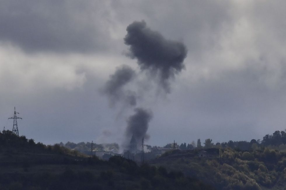Armenia y Azerbaiyán se acusan de bombardeos en frágil tregua en Nagorno Karabaj