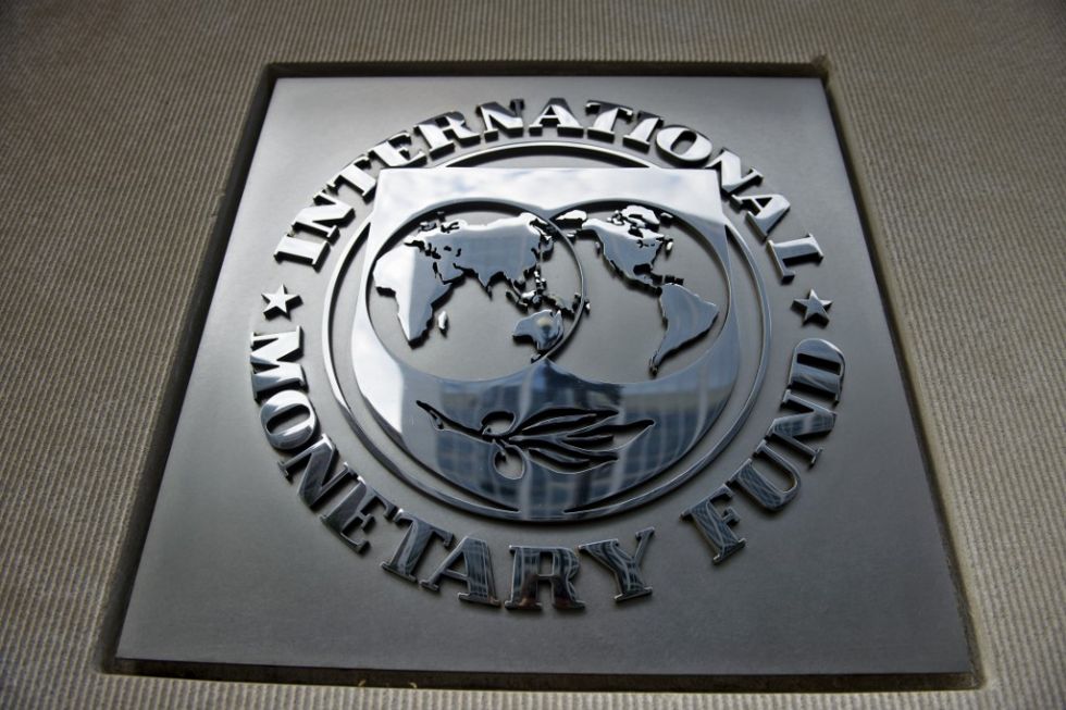 FMI mejora previsión del PIB para Latinoamérica pero habría "profundas recesiones"