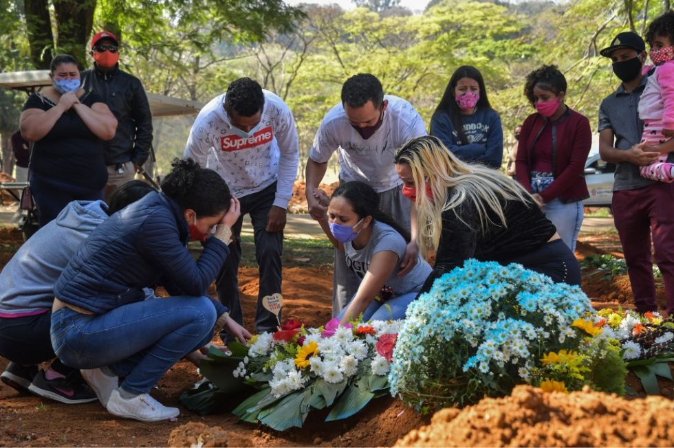 El mundo tiene más de 1.081.902 muertos por coronavirus, según la AFP