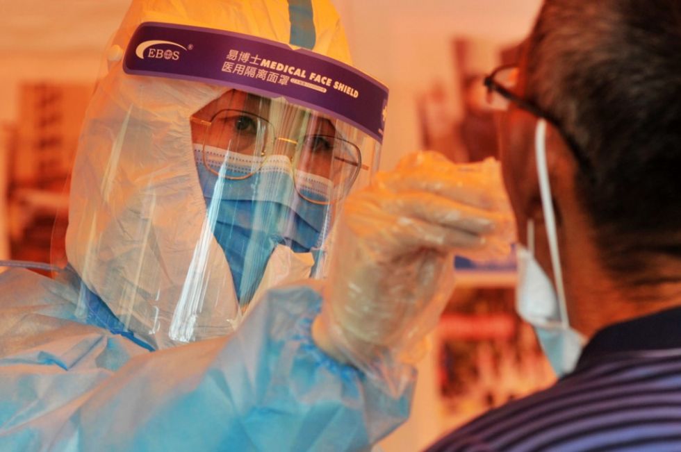Alertan que el coronavirus también podría causar sordera
