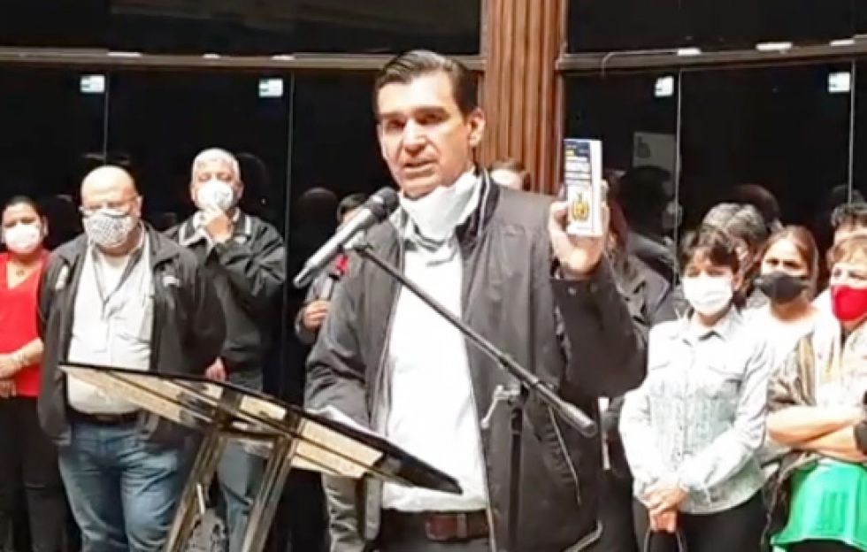 Leyes denuncia “golpe municipal” y pide al Concejo reconsiderar la suspensión