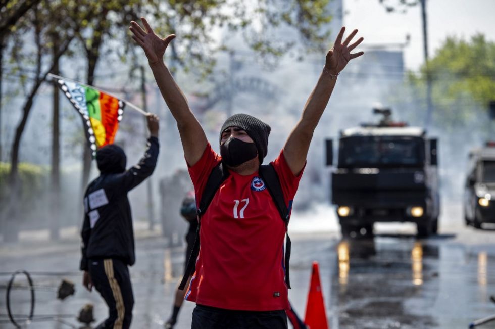 Chile no levantará cuarentena pero permitirá a todos votar en plebiscito