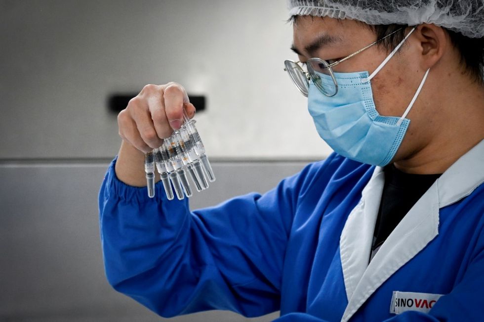 China afirma haber probado vacunas de covid-19 en 60.000 personas