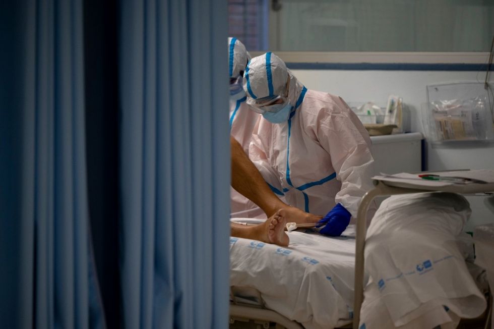 Un hospital en Madrid, sumergido bajo la segunda ola de covid-19