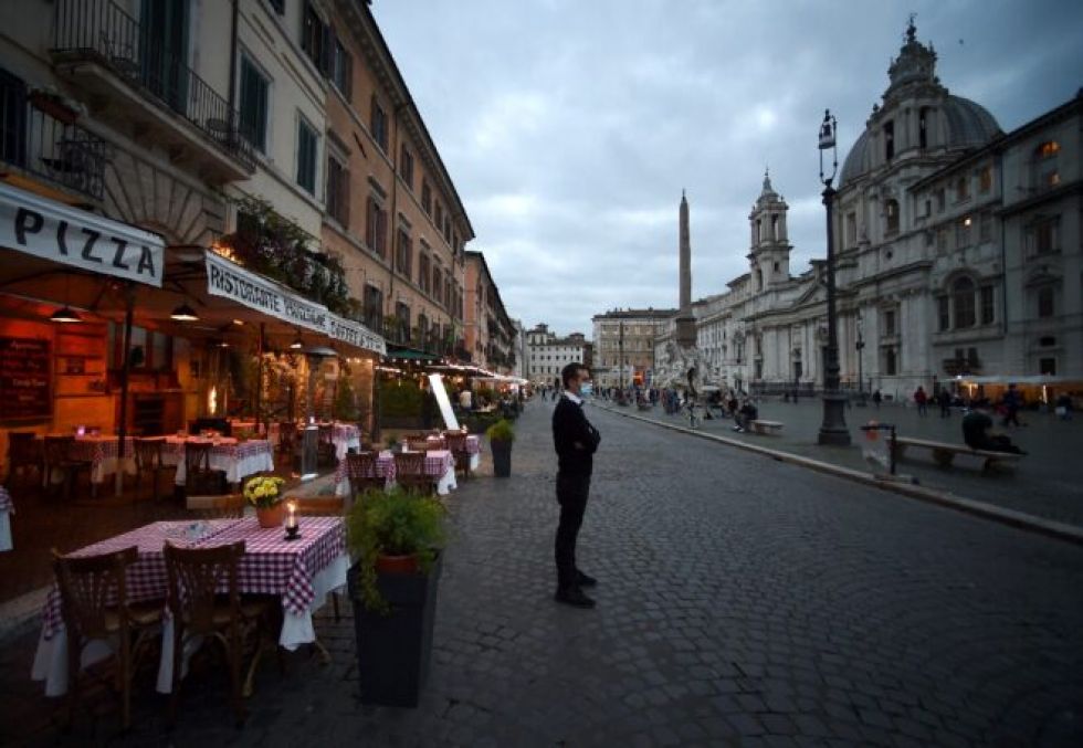Italia refuerza restricciones tras récord de nuevos casos diarios