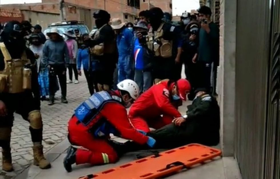 Dos policías resultan heridos en un robo frustrado en El Alto