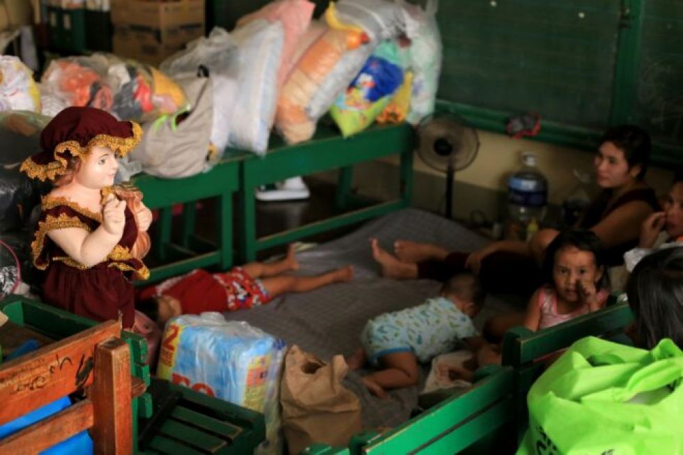 Filipinas evacua a casi un millón de personas ante supertifón Goni