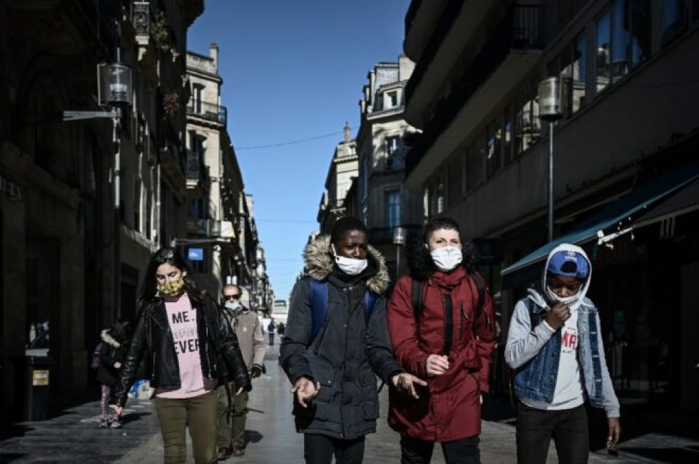 Europa supera a América Latina como la región con más casos de covid-19 