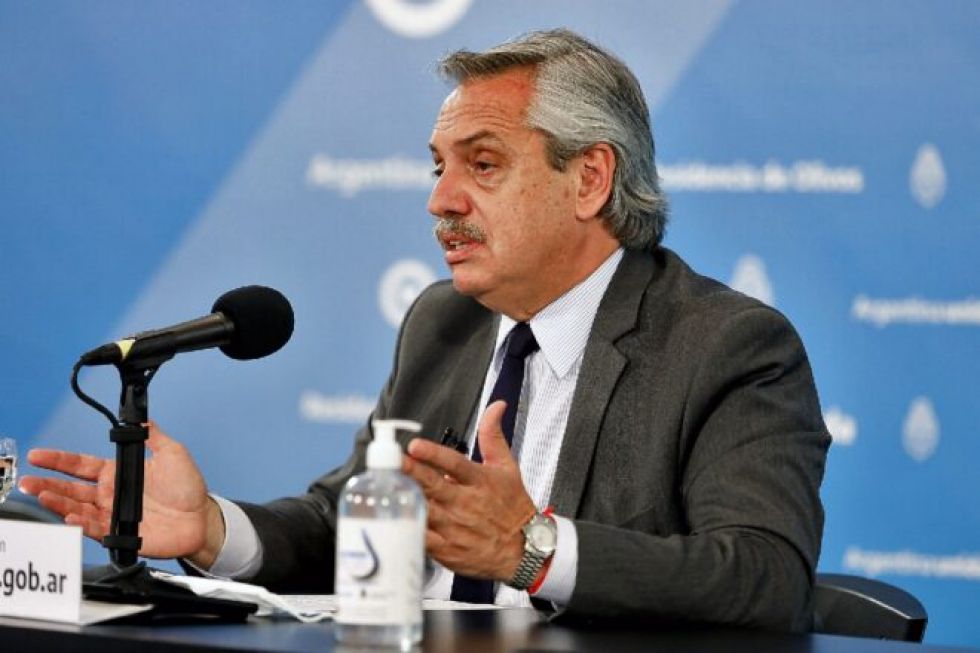 Argentina aspira a iniciar vacunación contra covid-19 hacia fin de año