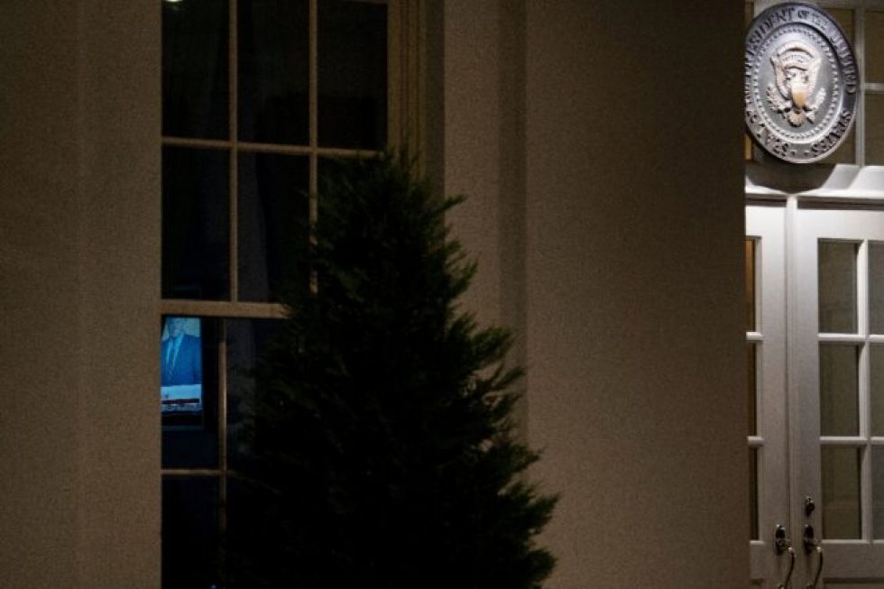 Trump hace su primera aparición oficial desde que perdió las elecciones