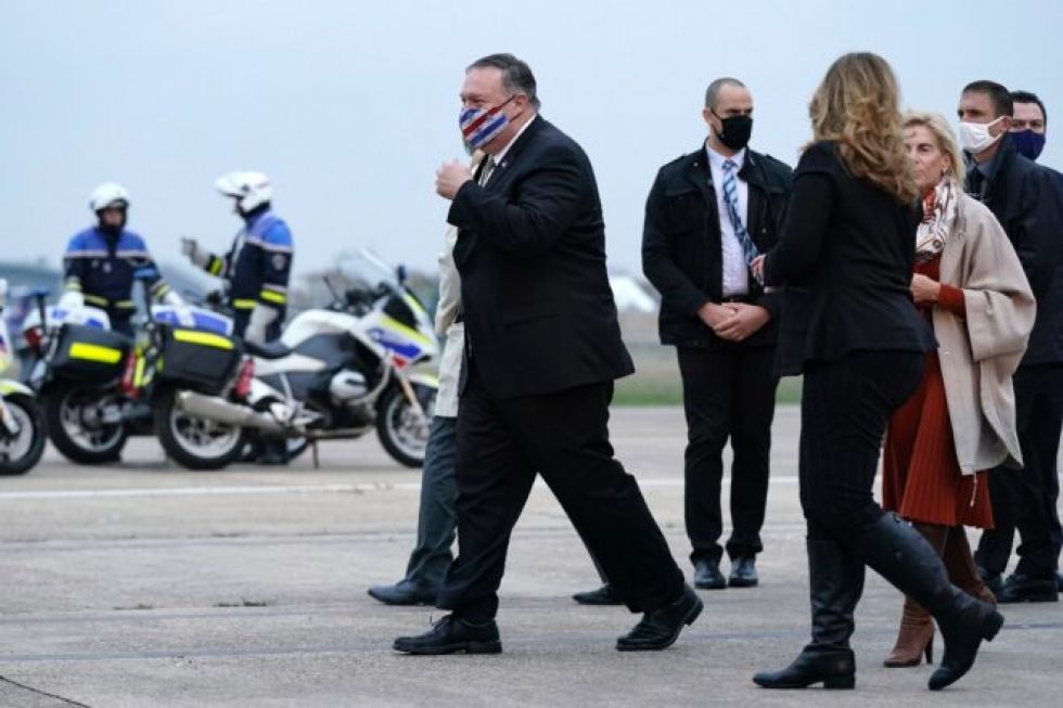 Macron recibió a Pompeo pero con la mirada puesta en Biden