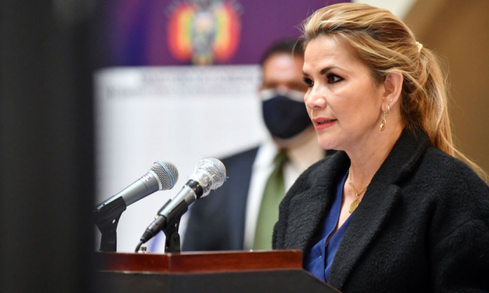 Jeanine Añez: Cualquier juicio que inicie el MAS "no es independiente"