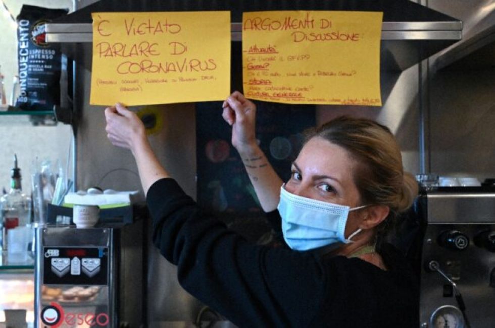 En un bar cafetería de Roma está prohibido hablar de coronavirus