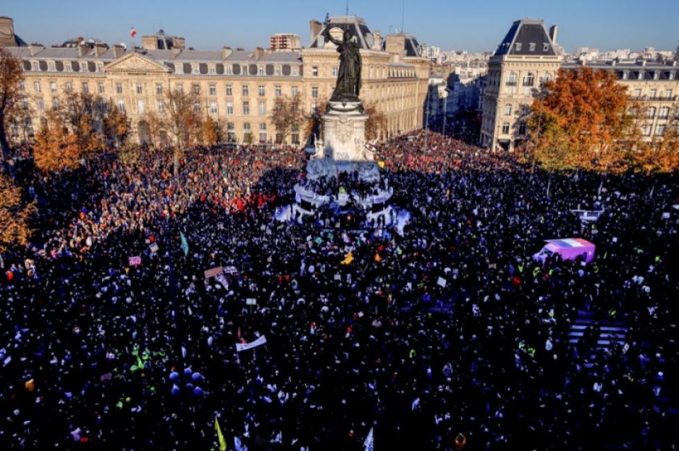 Miles protestan contra ley de seguridad en Francia, sacudida por la violencia policial