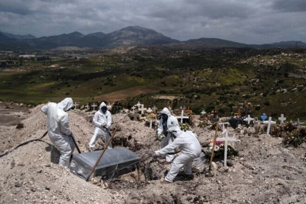 Jefe de la OMS lanza voz de alarma por situación de la covid-19 en Brasil y México