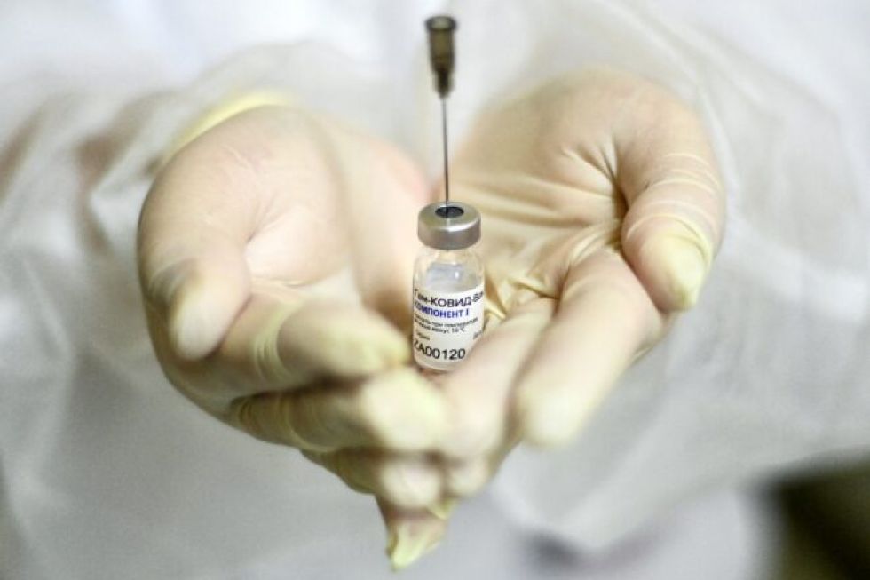 La OMS advierte que la pandemia no acabará con el lanzamiento de la vacuna