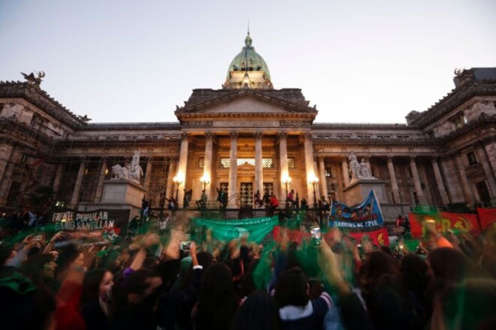 Argentina libra nueva batalla parlamentaria por la legalización del aborto