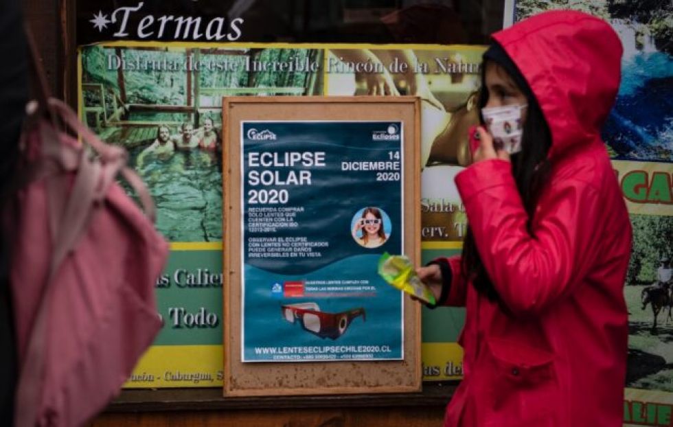 Nubes y lluvia amenazan con dejar a Chile sin ver eclipse total de sol