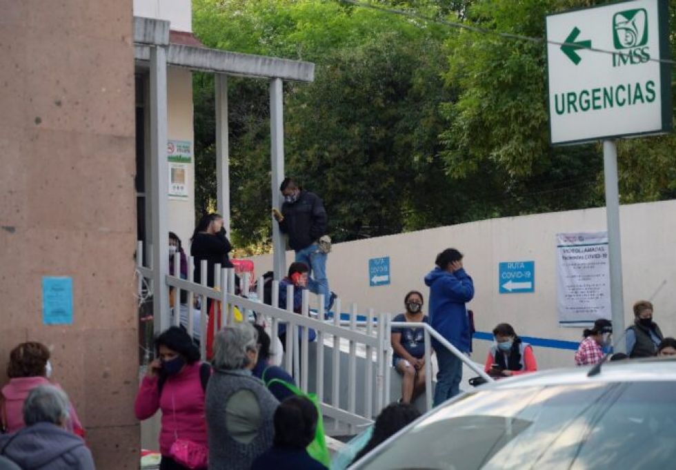 El viacrucis de los mexicanos para hallar cama en hospitales desbordados por covid-19