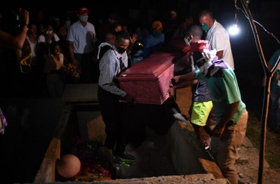 El doloroso adiós a los migrantes venezolanos que naufragaron rumbo a Trinidad y Tobago