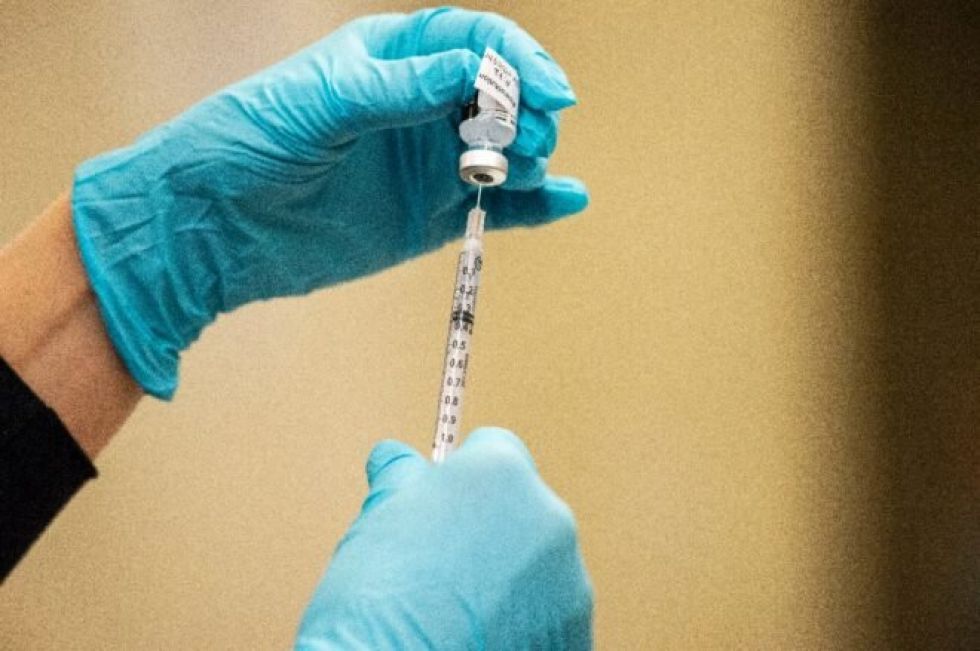 Chile aprueba la vacuna contra el coronavirus de Pfizer para mayores de 16 años