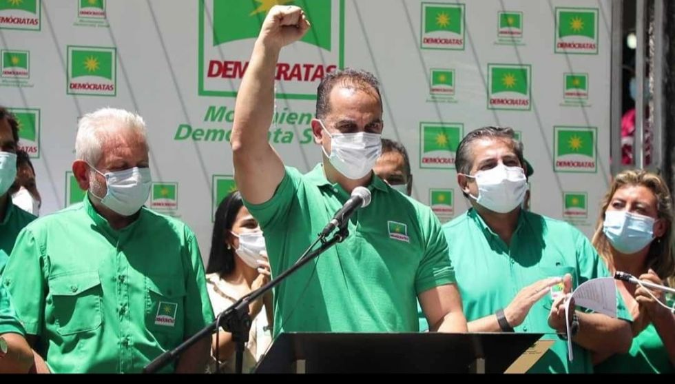 Rubén Costas proclama a Roly Aguilera como candidato a alcalde de Santa Cruz