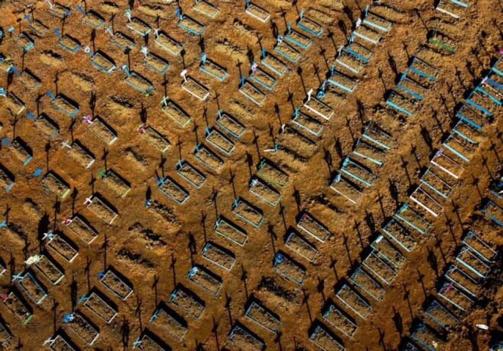 Brasil vuelve a superar 1.000 muertes diarias por covid-19