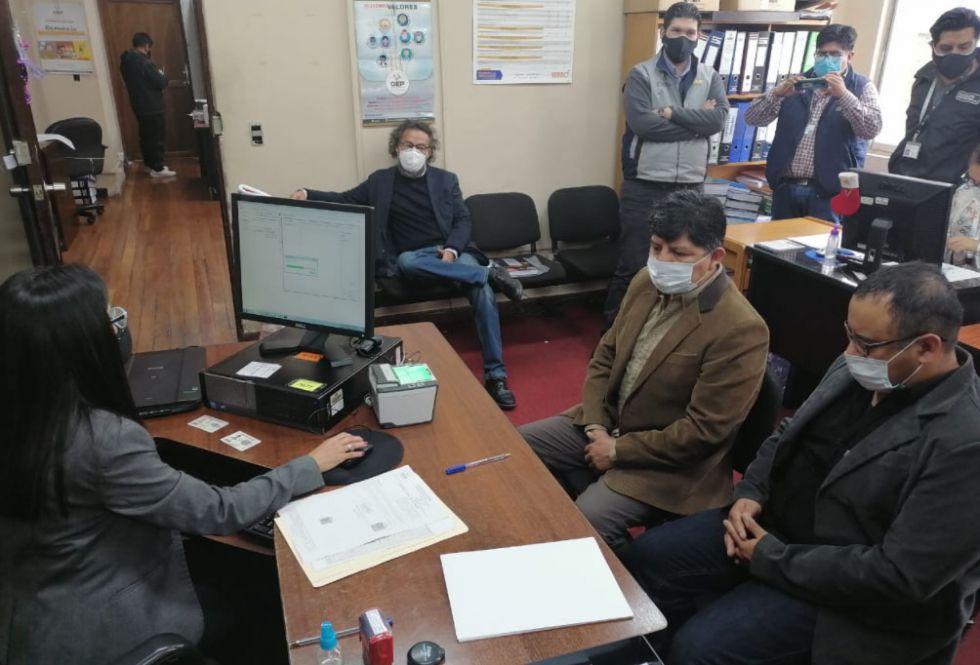 Tras batalla judicial, David y Guido pudieron registrar su unión libre en el Serecí