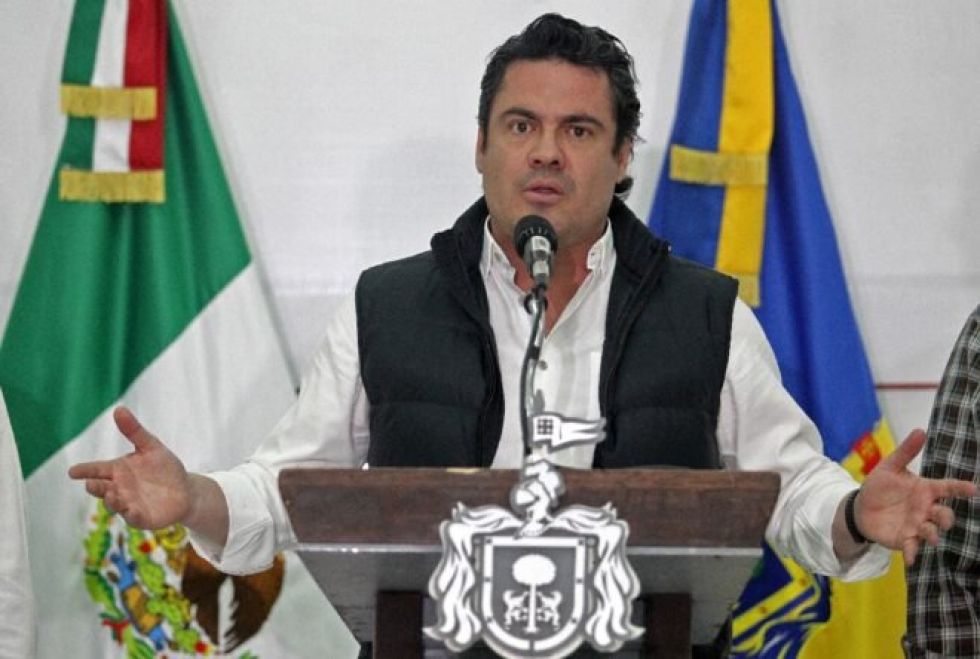 Asesinan en el baño de un restaurante a un exgobernador de México