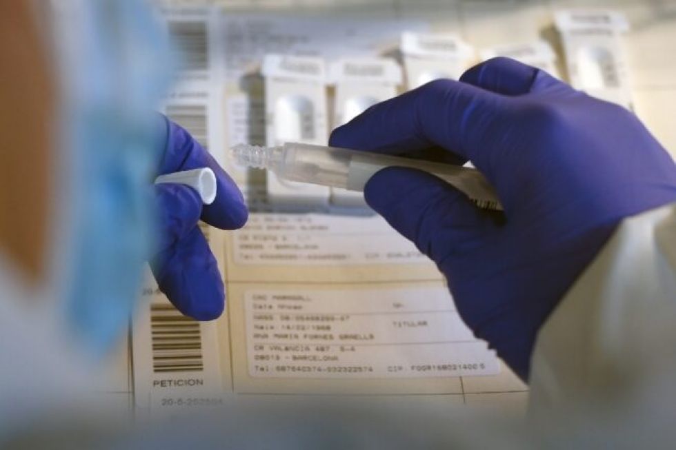 España reforzará control de tests anticovid mientras espera respuesta europea frente a Reino Unido